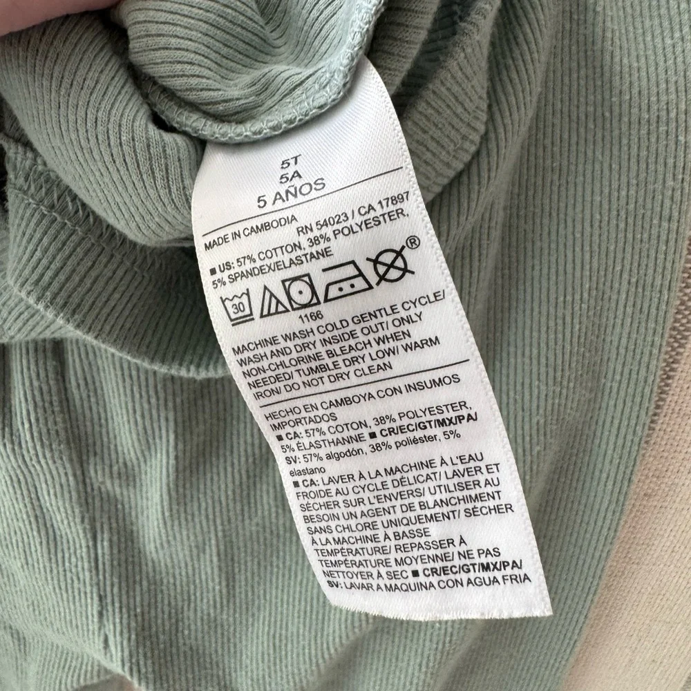 Old Navy 2pc Boy Thermal Pajama Set - Sage Green size 5T - Picture 4 of 4